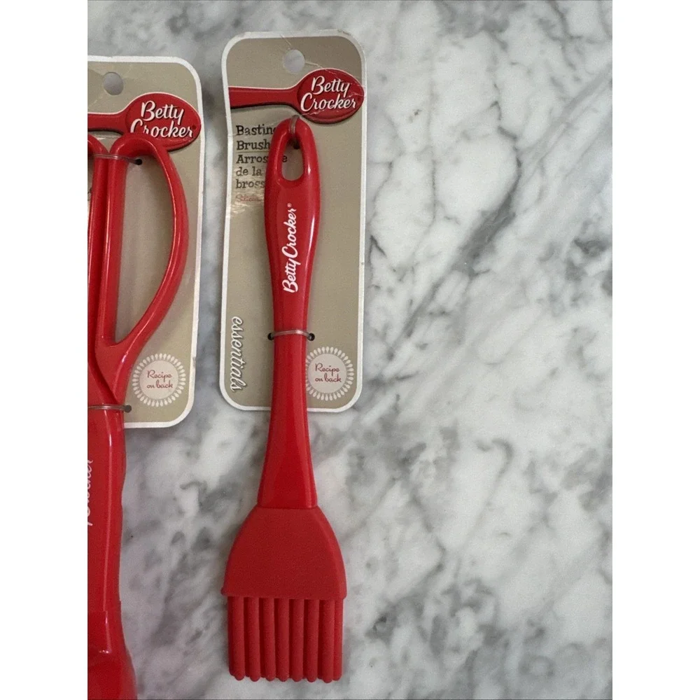 Betty Crocker 2012 Silicone Spatula Salad Tongs Basting Brush NWT